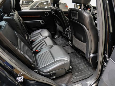 Used 2023 Land Rover Discovery S R-Dynamic image 42