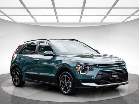 Used 2023 Kia Niro EX image 6