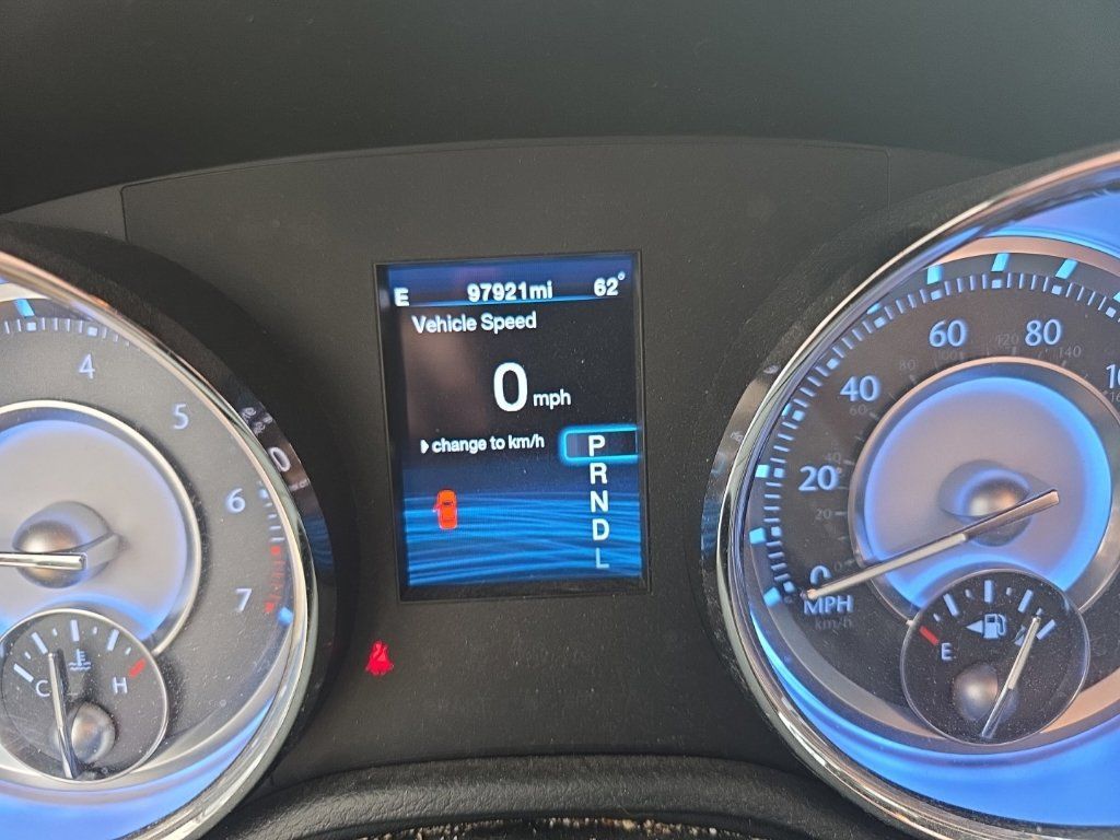 Used 2012 Chrysler 300 Limited RWD image 5
