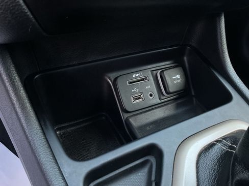 Used 2014 Jeep Cherokee Limited FWD image 26