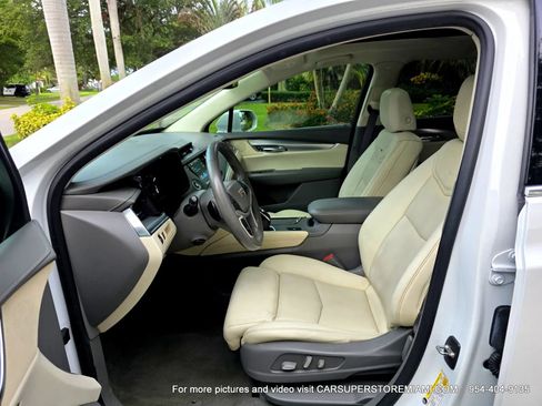 Used 2017 Cadillac XT5 Luxury FWD image 4