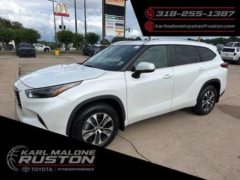 Used 2023 Toyota Highlander XLE FWD image 1