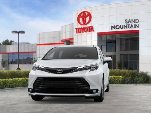 New 2026 Toyota Sienna XLE image 21