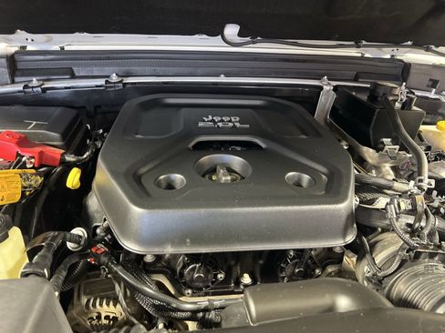 Used 2023 Jeep Wrangler Unlimited Rubicon w/ Cold Weather Group image 28