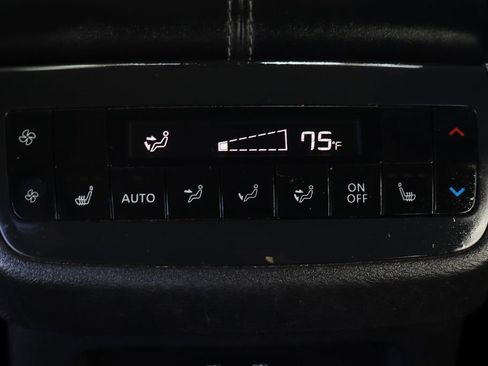 Used 2022 Nissan Pathfinder SL w/ SL Premium Package image 42