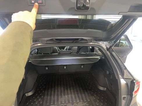 Used 2023 Subaru Outback Limited image 25