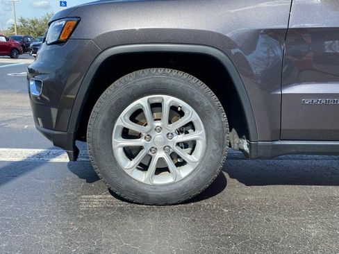 Used 2021 Jeep Grand Cherokee Laredo X image 10