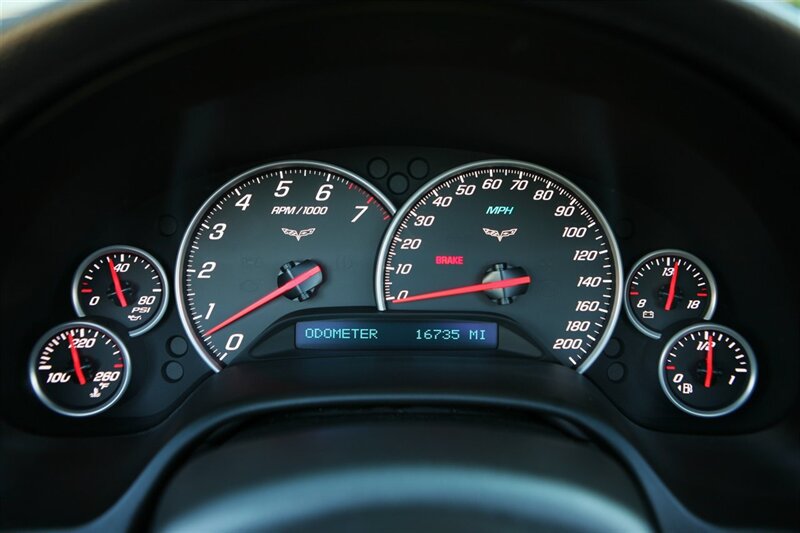 Used 2005 Chevrolet Corvette Coupe w/ Preferred Equipment Group RWD image 33