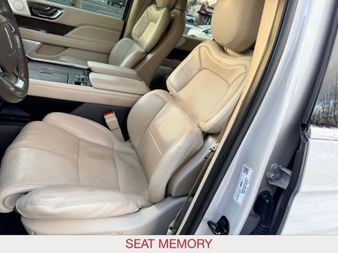 Used 2020 Lincoln Navigator L Reserve w/ Luxury Package image 23