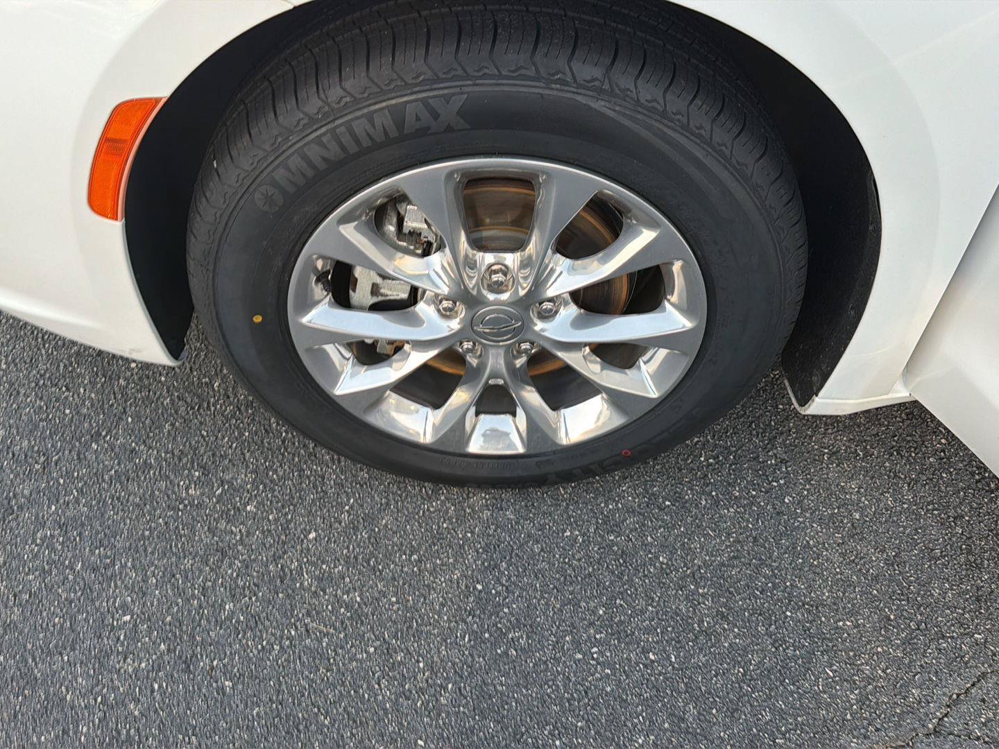 Used 2021 Chrysler Pacifica Touring-L FWD image 37