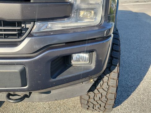 Used 2018 Ford F150 Lariat w/ Equipment Group 502A Luxury AWD/4WD image 4