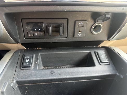 Used 2016 Nissan Titan SL image 25