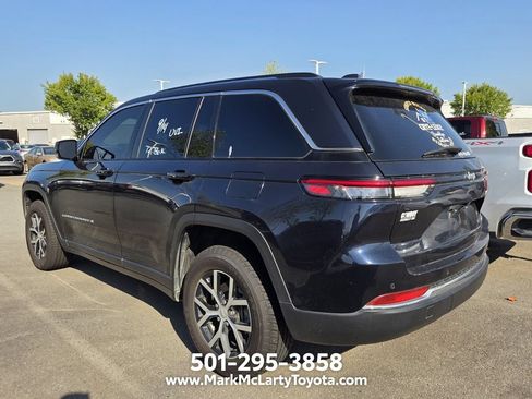 Used 2023 Jeep Grand Cherokee Limited AWD/4WD image 3