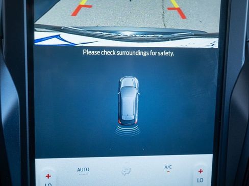 Used 2022 Ford Edge SEL w/ Convenience Package image 28