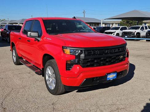 Used 2026 Chevrolet Silverado 1500 Custom RWD image 2
