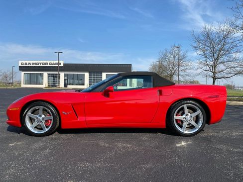 Used 2005 Chevrolet Corvette Convertible w/ Preferred Equipment Group RWD image 16