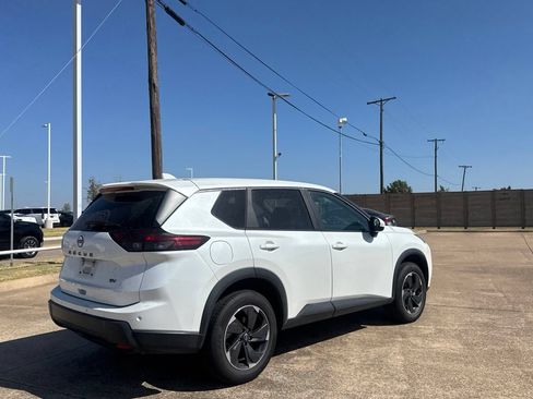 Certified 2024 Nissan Rogue SV FWD image 24