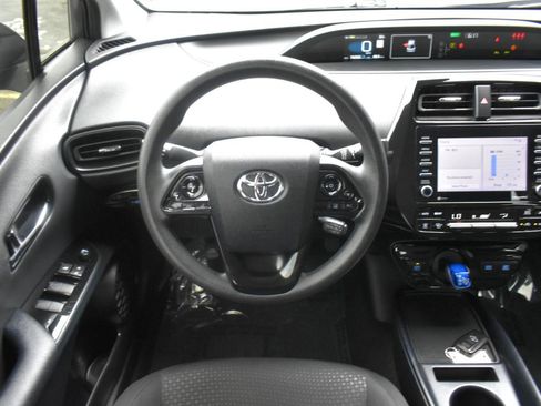 Used 2022 Toyota Prius LE FWD image 17
