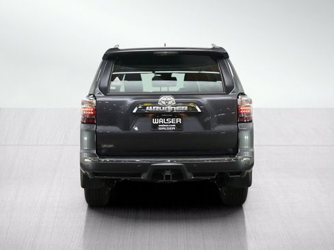 Used 2022 Toyota 4Runner Limited AWD/4WD image 4