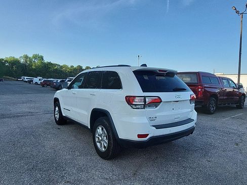 Used 2020 Jeep Grand Cherokee Laredo AWD/4WD image 3