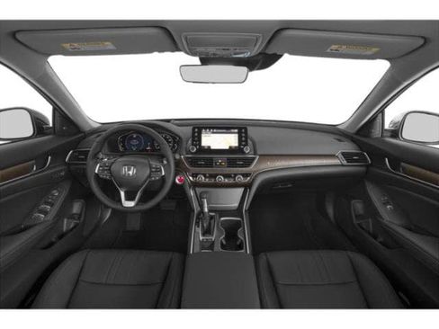 Used 2018 Honda Accord Touring image 4