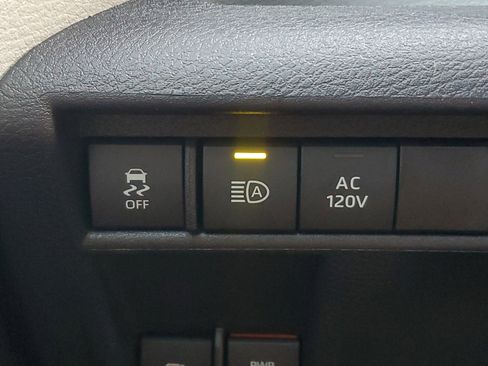 New 2025 Toyota Sienna XLE image 31