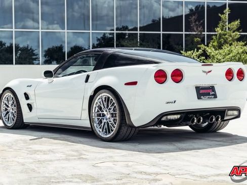 Used 2011 Chevrolet Corvette ZR1 w/ Preferred Equipment Group RWD image 9