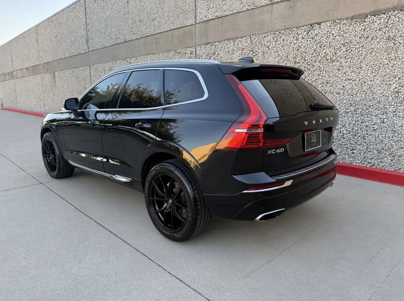 Used 2021 Volvo XC60 T5 Inscription w/ Protection Package Premier FWD image 4