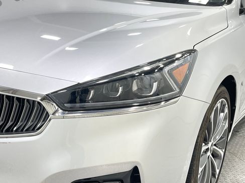 Used 2018 Kia Cadenza Technology image 35