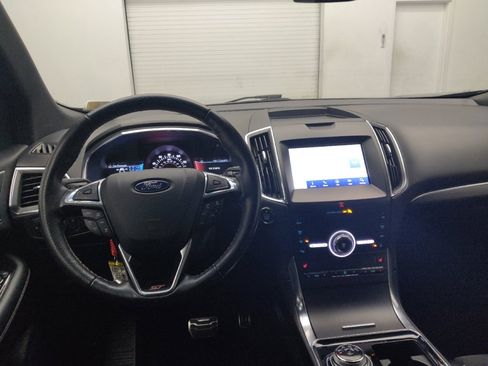 Used 2020 Ford Edge ST image 22