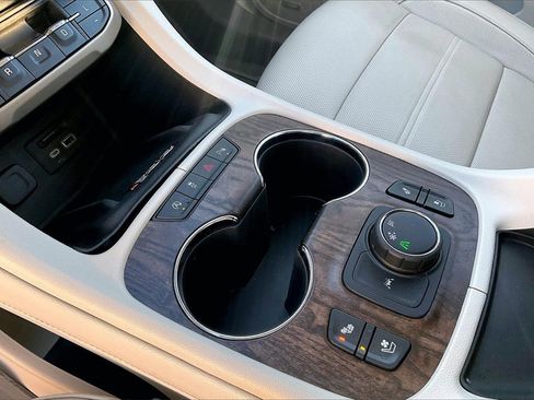 Used 2020 GMC Acadia Denali w/ Technology Package image 15