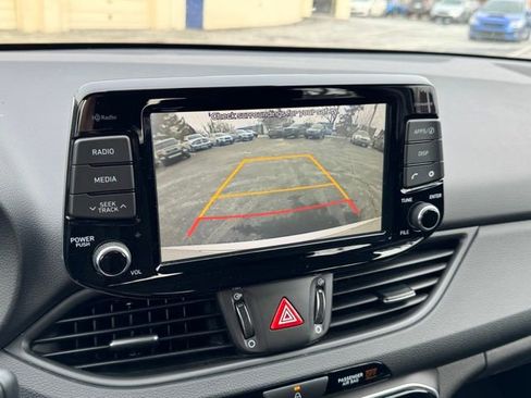 Used 2018 Hyundai Elantra GT image 24