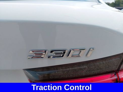 Used 2026 BMW 330i xDrive Sedan w/ Premium Package AWD/4WD image 21