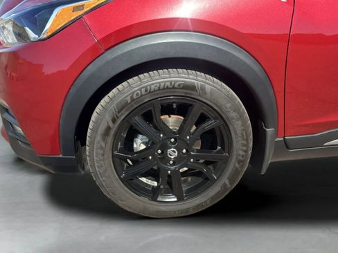 Used 2020 Nissan Kicks SR FWD image 30