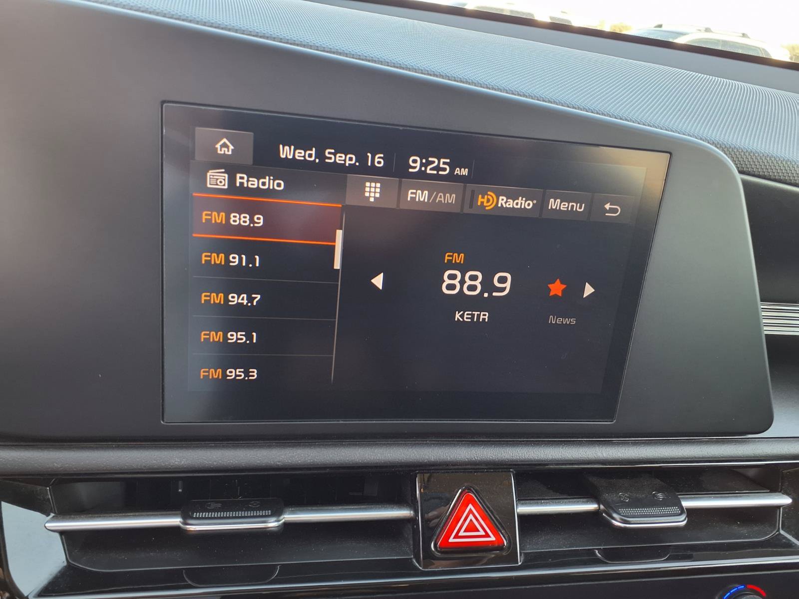 Used 2025 Kia Niro LX FWD image 12