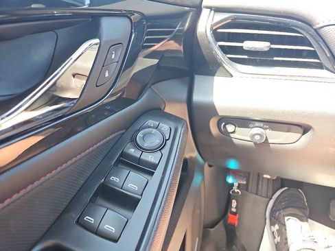 Used 2023 Chevrolet Traverse RS FWD image 22