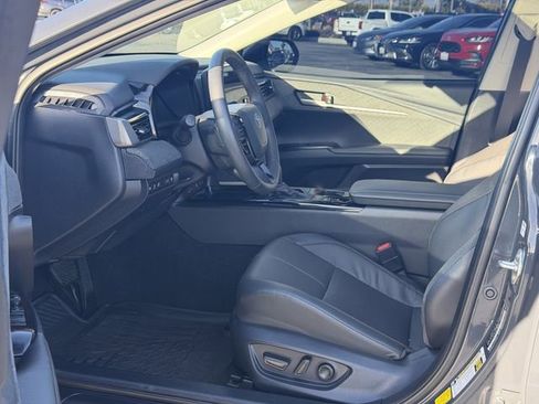 Used 2025 Toyota Camry XLE FWD image 16