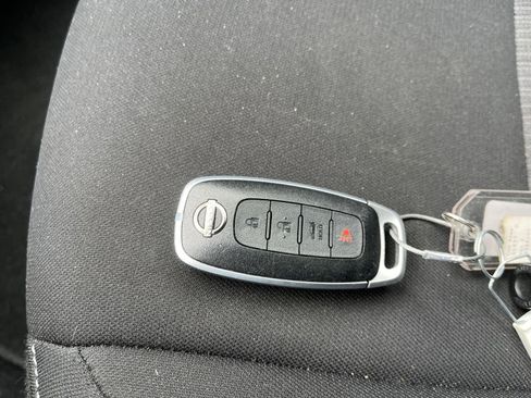 Used 2025 Nissan Sentra SV FWD image 21