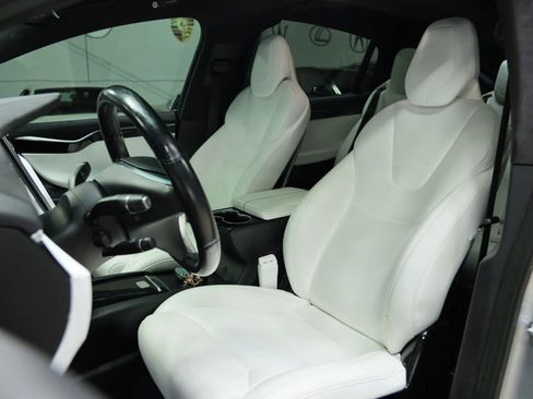 Used 2017 Tesla Model X 90D image 27