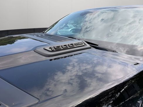 Used 2019 RAM 1500 Laramie AWD/4WD image 11