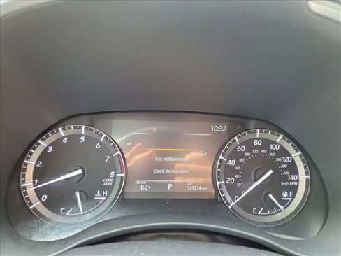 Used 2020 Toyota Highlander XLE AWD/4WD image 16