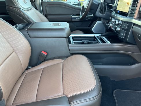 Used 2025 Ford F350 King Ranch w/ FX4 Off-Road Package image 14