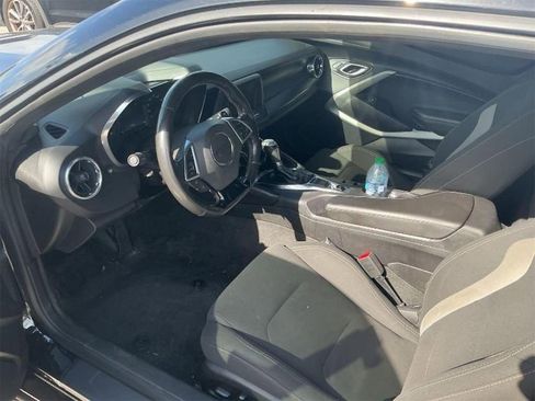 Used 2018 Chevrolet Camaro LT image 5