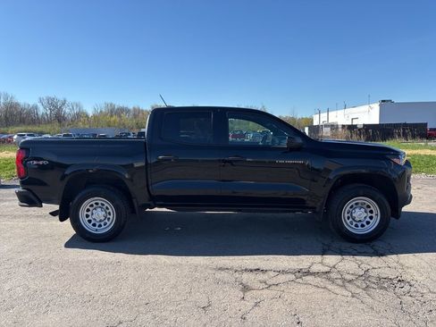 Used 2023 Chevrolet Colorado W/T w/ Advanced Trailering Package AWD/4WD image 8