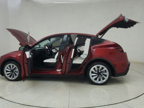 Used 2026 Tesla Model Y AWD image 72