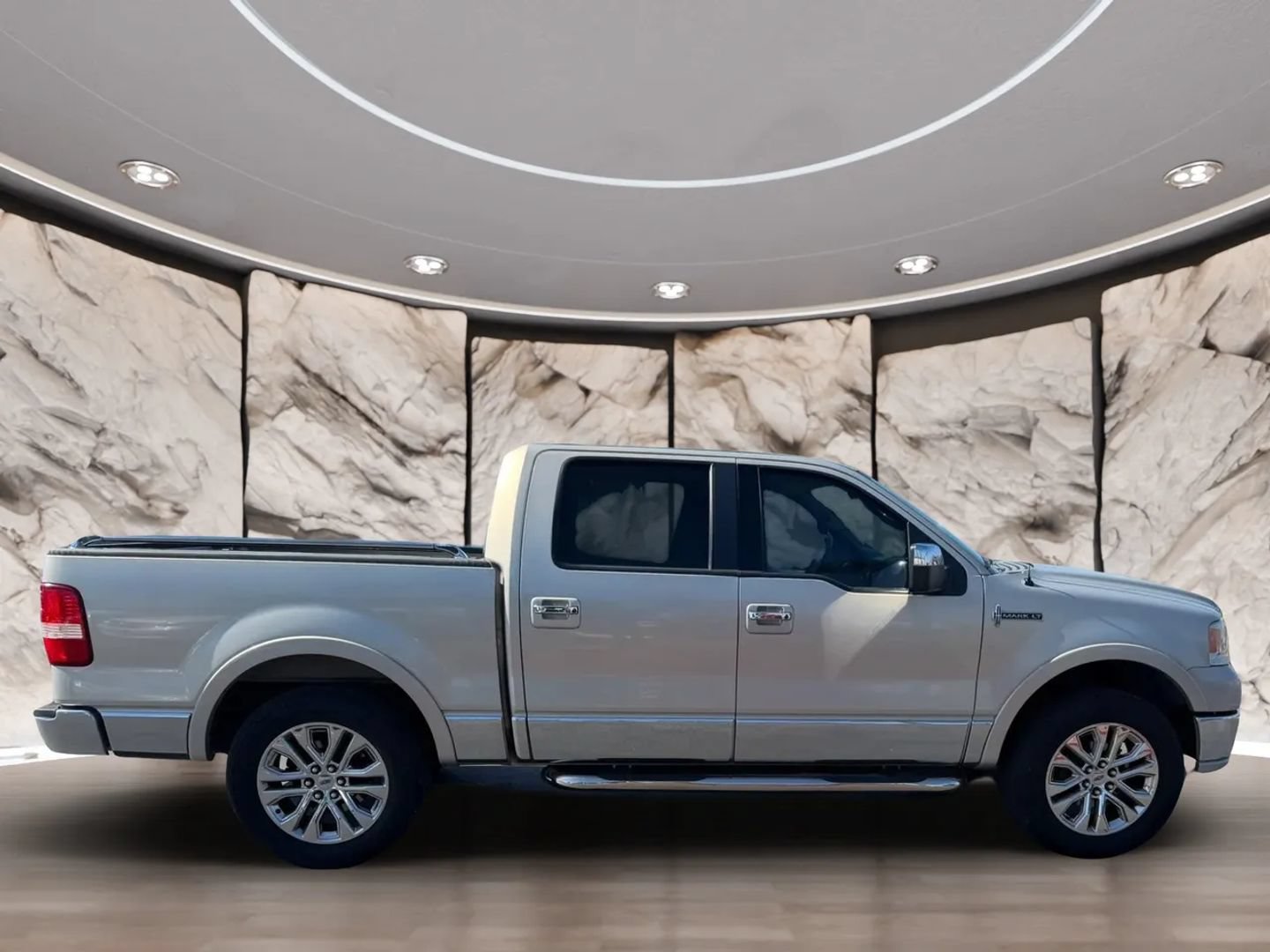 Used 2006 Lincoln Mark LT 2WD image 4
