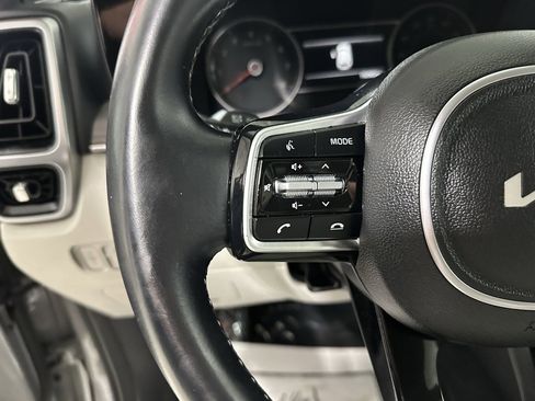 Used 2022 Kia Sorento EX image 17