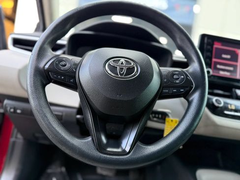 Used 2022 Toyota Corolla LE FWD image 27