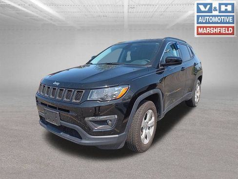Used 2020 Jeep Compass Latitude w/ Popular Equipment Group AWD/4WD image 3