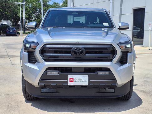 Certified 2025 Toyota Tacoma SR5 AWD/4WD image 2